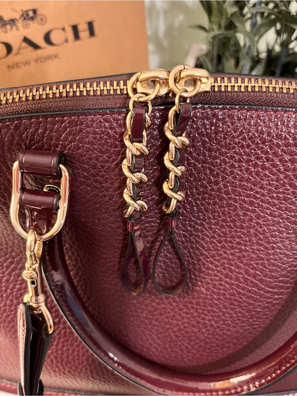 Coach Sierra Satchel Pebbled and Patent Leather in Oxblood Excellent Condition - Picture 5 of 12